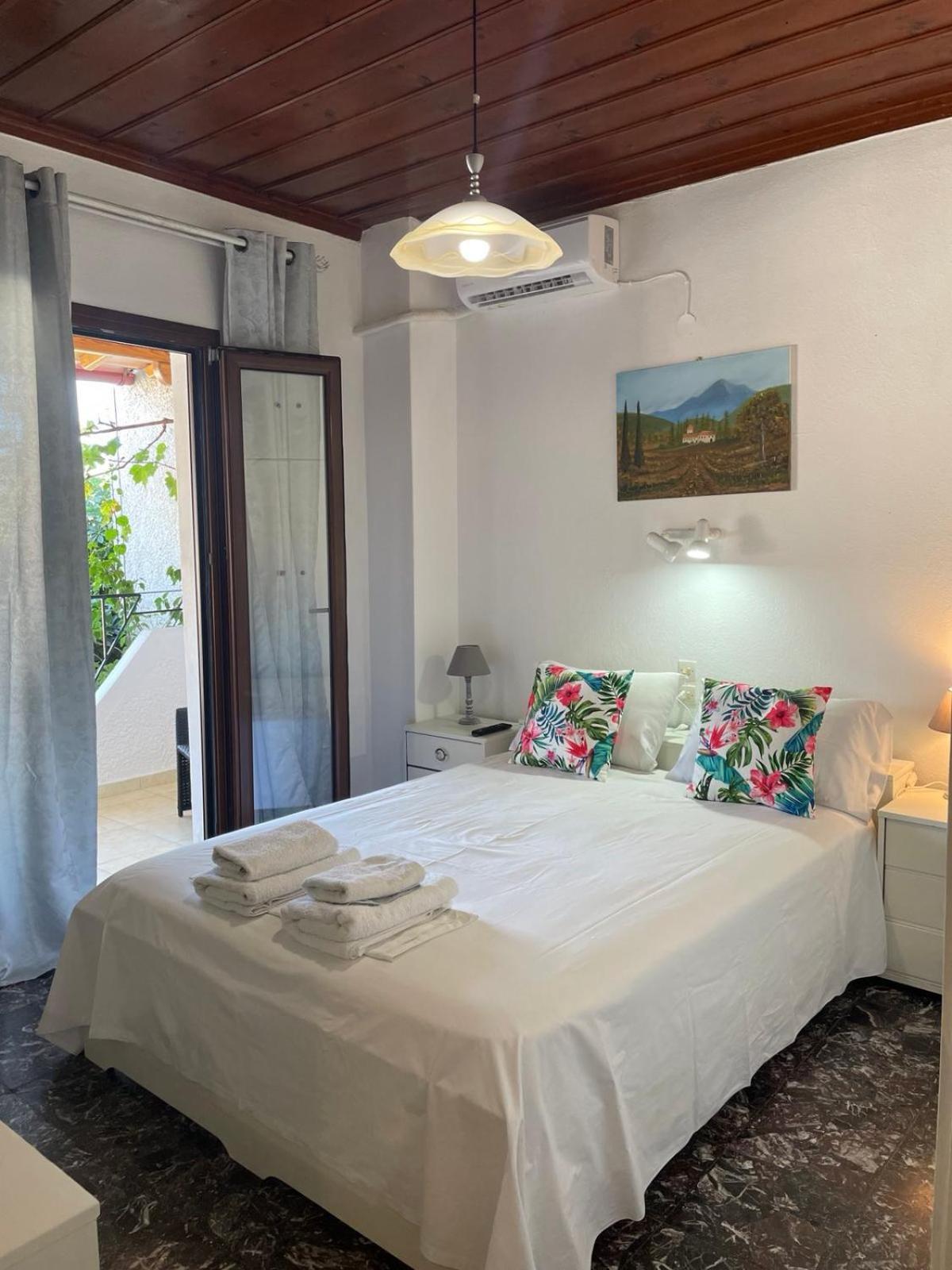 Katerinas Apartmens Skiathos Town Ngoại thất bức ảnh